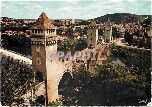 Cartes postales moderne Cahors en Quercy Vue generale et le Pont Valentre