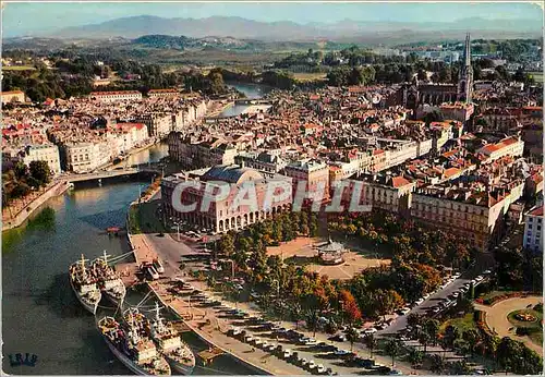 Cartes postales moderne Bayonne Vue generale et l'hotel de ville