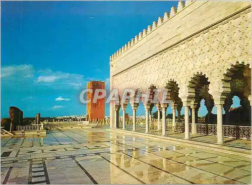 Cartes postales moderne Rabat Le Mausolee Mohammed V Portique de Marbre du Musee et La Celebre Tour Hassan