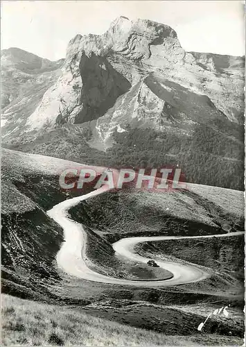 Cartes postales moderne Route du Col d'Aubisque Basses Pyrenees Le Pic du Ger et le Fer a Cheval vers Eaux Bonnes