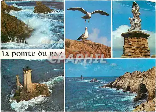 Cartes postales moderne A l'extremite du Finistere La Pointe du Raz batteau par les vagues d'une mer tres agitee