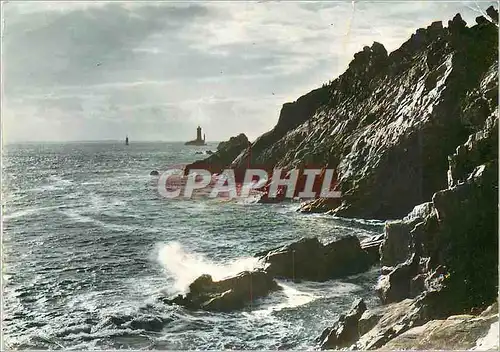 Cartes postales moderne Contre jour sur la Pointe du Raz Site sauvage et grandiose au dessus d'une mer toujours agitee e