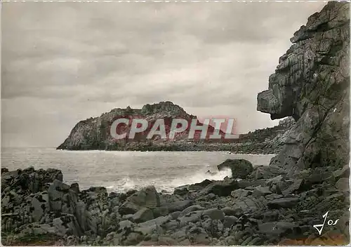 Cartes postales moderne Plougasnou et ses environs Finistere Primel Tregastel la pointe avec son rocher Castel ar Sallou