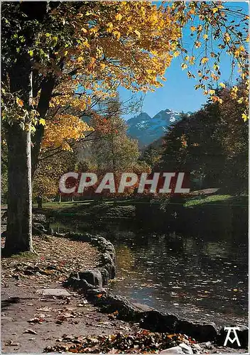 Cartes postales moderne Les Pyrenees Bagneres de Luchon Parc de l'Etablissement Thermal Le Lac et le Pic de la Mine