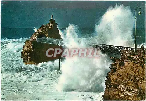 Cartes postales moderne Biarritz Tempete au Rocehr de la Vierge