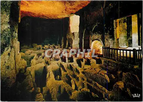 Cartes postales moderne Aubeterre sur Dronne Charente Interieur de l'eglise monolithe La salle des Sarcophages