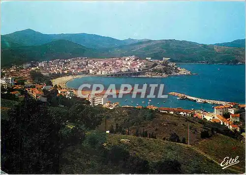 Cartes postales moderne Banyuls sur Mer Pyrenees Orientales Le port la plage et la ville dommes par les Alberes