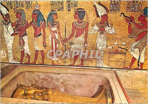 Cartes postales moderne Luxor Vallee des Rois Momie de Tout Ankh Amon dans le cercueil d'or