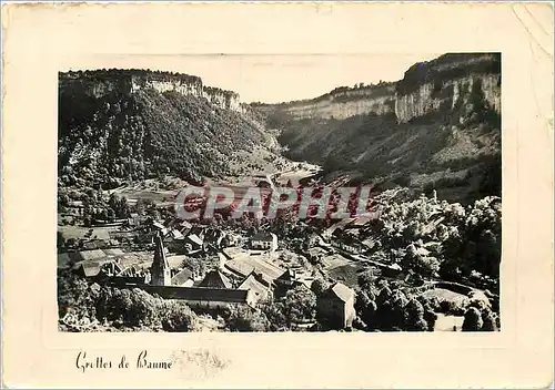 Cartes postales moderne Grottes de Baume les Messieurs Jura Le Village et la Village donnant access aux Grottes