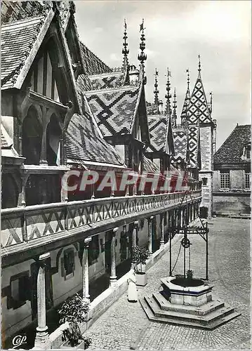 Cartes postales moderne Beaune Cote d'Or Cour d'Honneur Le Puits Main Courtyard The Well