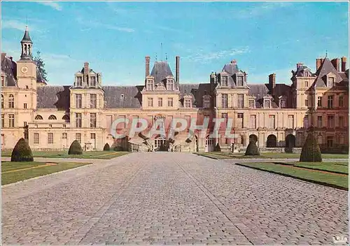 Cartes postales moderne Fontainebleau Cour du Cheval Blanc