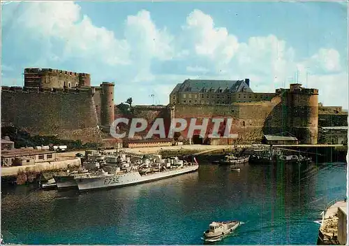 Cartes postales moderne Brest Le vieux Chateau du XV Bateau