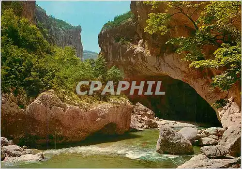 Cartes postales moderne Les Gorges Pittoresques du Verdon Au fond des Gorges La Baume aux Pigeons