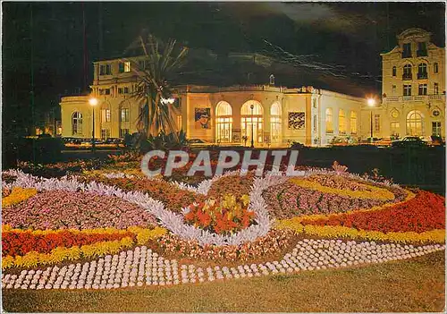 Cartes postales moderne Cabourg Calvados La Plage des Fleurs Le Casino et le Jardins illuminee