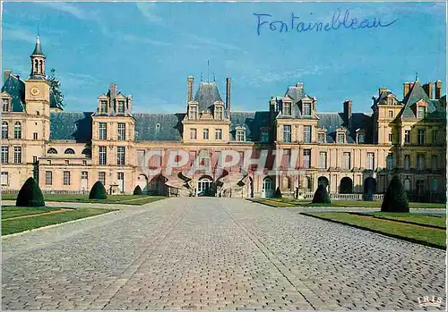 Cartes postales moderne Fontainebleau Cour du Cheval Blanc