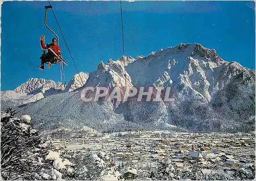 Cartes postales moderne Mittenwald Kranzberglift gegen Karwendelgebirge