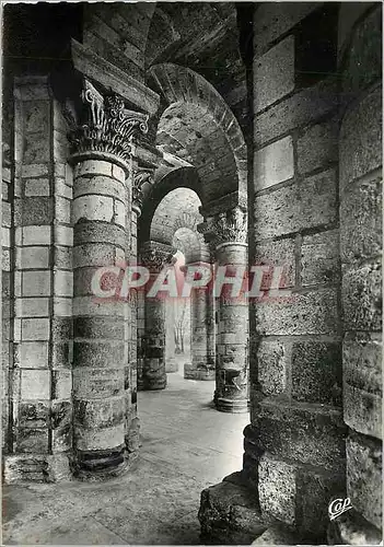 Cartes postales moderne Abbaye de Saint Benoit sur Loire Sous la Tour Porche de la Basilique