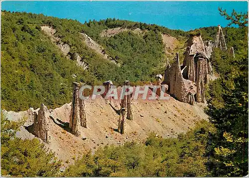 Cartes postales moderne Les Alpes sur la route Savines le Lac Barcelonnette les Demoiselles Coiffees du Sauze