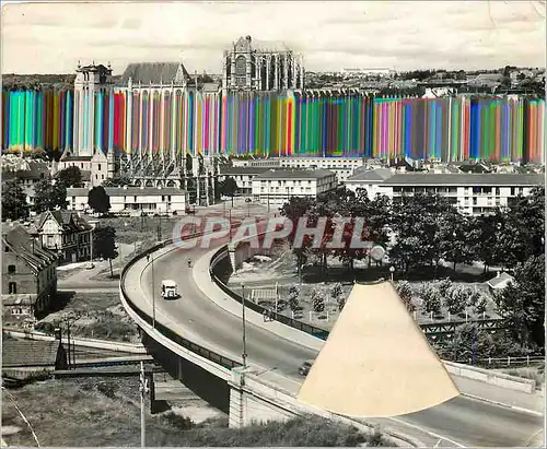 Cartes postales moderne Beauvais vue generale et le pont de Paris Statue de Jeanne Hochette