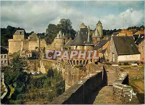 Cartes postales moderne Fougeres les Fortifications Sud Est la tour Nichot et le Mur de Ville