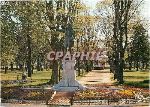 Cartes postales moderne Les Jardin des Arenes avec la statue du Lieutenant