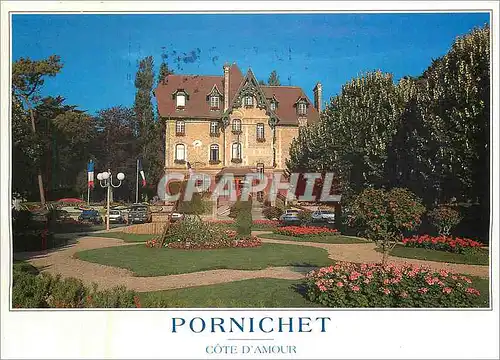 Cartes postales moderne La Cote d'Amour Pornichet (Loire Atlantique) les jardins et l'Hotel de Ville