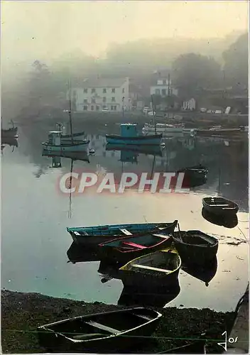 Moderne Karte La Bretagne en couleurs trois barques amoureuses de maree