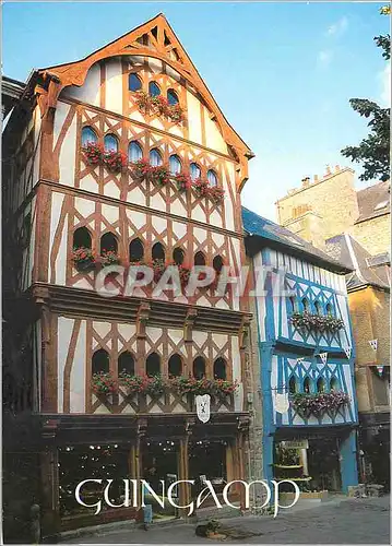 Cartes postales moderne Guingamp Place du centre la maison a pars de boie