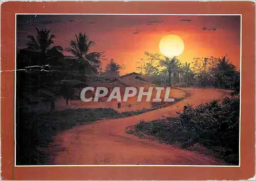 Moderne Karte Images du Gabon Soleil levant sur un village de la Nyanga