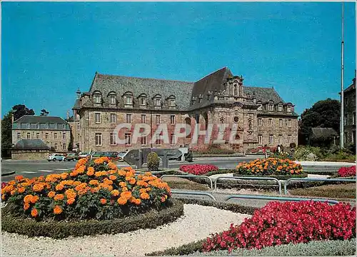 Cartes postales moderne Guingamp (C du N) L'Htel de Ville ancien Hotel Dieu fonde par Charles de Bloiss