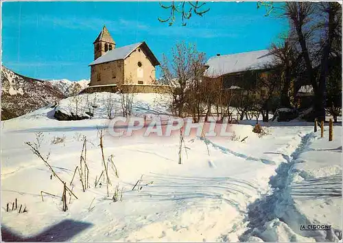 Cartes postales moderne Le Puy Saint Vincent (Hautes Alpes) alt 1400 m les pres l'eglise Sainte Madeleine
