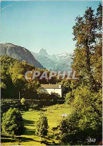Cartes postales moderne Les Pyrenee la vallee d'Ossau et le Pic du Midi d'Ossau (alt 2885m)
