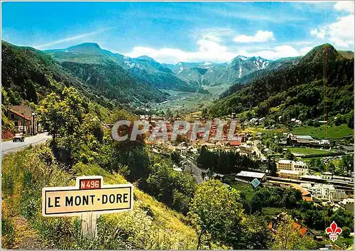 Cartes postales moderne Le Mont Dore (P de D) Panorama sur la ville avec en arriere plan le massif du Sancy (1886 m)