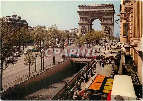 Cartes postales moderne Paris Les champs Elysees et l'Arc de Triomphe