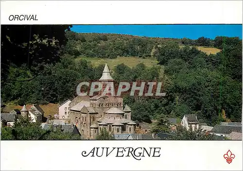 Cartes postales moderne Orcival (Puy de Dome) L'eglise Romane du XIIe s qui abrite une vierge en majeste de la meme epoq