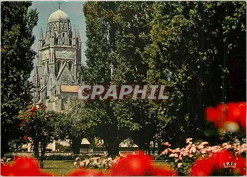 Cartes postales moderne Saintes (C M) Cite gallo romane les jardins et la cathedrale Siant Pierre (XIIe s)