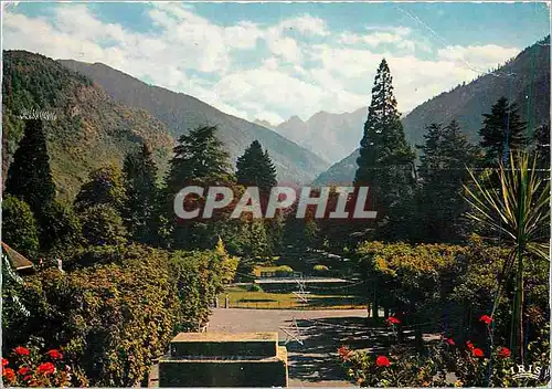 Cartes postales moderne Luchon La reine des Pyrenees les jardins du Casino et le Port de Venosque