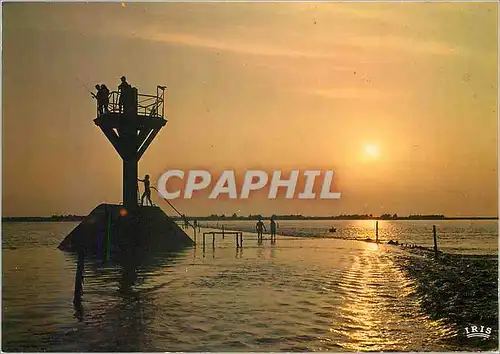 Cartes postales moderne Ile de Noirmoutier Coucher de Soleil sur le passage du Gois