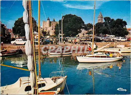 Cartes postales moderne Ile de Noirmoutier (Vendee) Le port et la place du Donjon