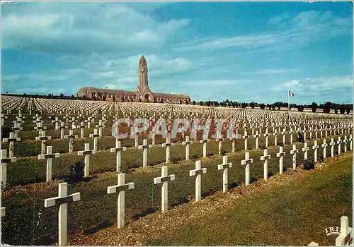 Cartes postales moderne Douaumont (Meuse) L'Ossuaire et Cimetiere (15000 tombes)