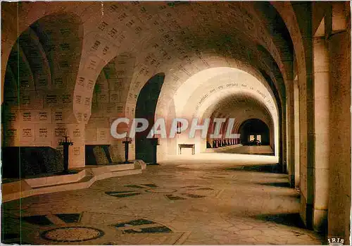 Moderne Karte Douaumont (Meuse) L'Ossuaire (interieur) le cloitre et les alveoles des tombeaux