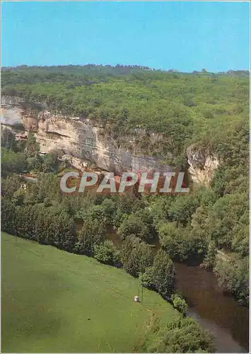 Cartes postales moderne Les Eyzies de Tayac (Dordogne) vue d'ensemble du rocher de la grotte