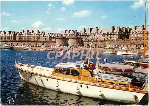 Cartes postales moderne En Bretagne Saint Malo Cite Corsaire La Grande Porte et le Bassin