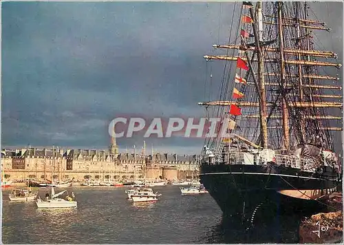 Cartes postales moderne La Bretagne en couleurs Saint Malo Grand Voilier dans les bassins