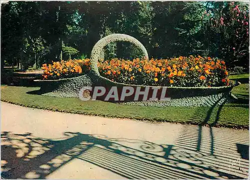 Moderne Karte Bordeaux (Gironde) Panier fleuri a l'entree du jardin Public