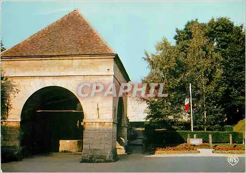 Cartes postales moderne La Franche Comte Pittoresque Besancon Doubs la Citadelle le Monument des Fusilles et le vieux pu