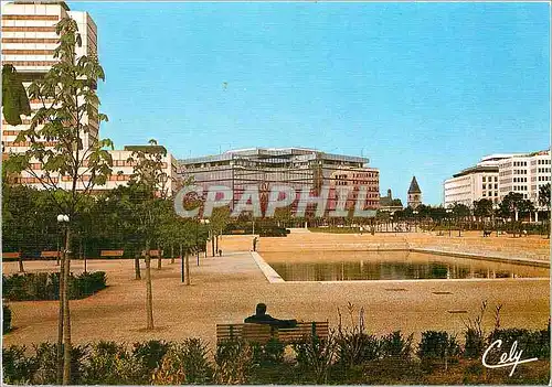 Cartes postales moderne Bordeaux L'esplanade Charles de Gaulle et la Prefecture