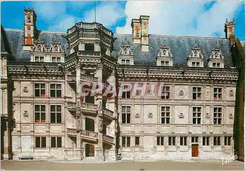 Cartes postales moderne Blois (Loir et Cher) La cour d'honneur du chateau l'escalier et l'aile Francois 1er