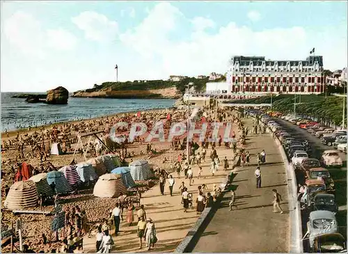 Cartes postales moderne Biarritz vue sur la Grande Plage L'Hotel du palais et le Phare