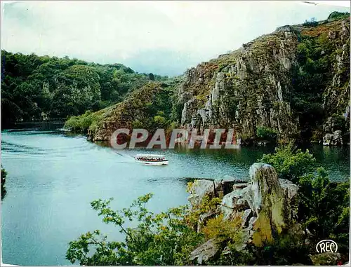 Cartes postales moderne La Creuse Pittoresque La Vedette contournant la pointe de Crozant